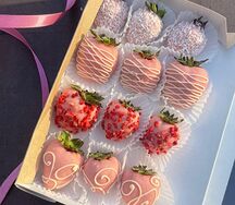 Набор клубники в шоколаде Ажурная мечта 12 ягод