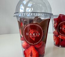 Клубника с горячим шоколадом