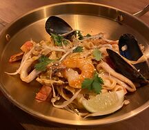 Азиатская паста том ям с морепродуктами 