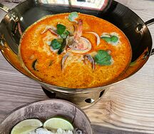 Суп Том ям с цыпленком