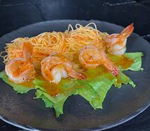 Фунчоза с жареными креветками в Свит чили