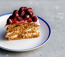 Торт Морковный с вишней