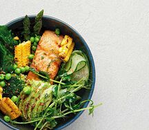 Боул с запеченным лососем