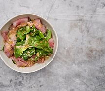 Салат с ростбифом