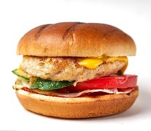 Бургер с куриной котлетой