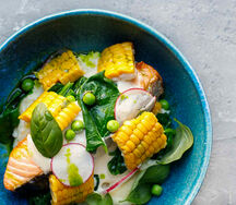 Филе лосося с пикантным пюре