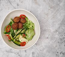 Боул с фалафелем