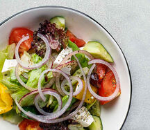 Салат Адриатический с овощами и сыром фета