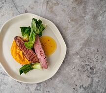 Утиное филе с морковным пюре