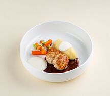 Котлеты из цесарки с картофельным пюре и морковью