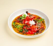 Печеные перцы со страчателлой и соусом чимичурри