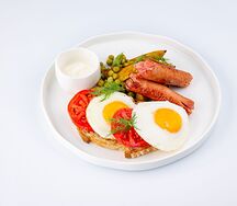 Глазунья с сосисками