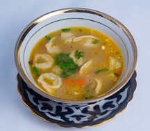 Чучвара с бульоном