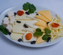 Ассорти домашних сыров