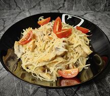 Паста с курицей и грибами