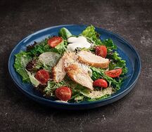 Салат Цезарь с курицей