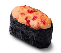 Гункан с лососем