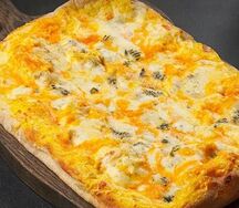 Римская пицца Четыре сыра