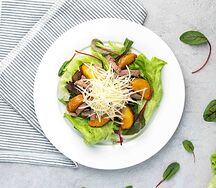 Салат с языком и картофельными дольками