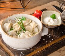 Мини-пельмени с бульоном