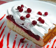 Пирог брусничный