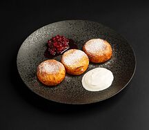 Сырники с клубникой