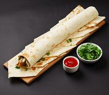 Шашлык из филе бедра курицы в лаваше