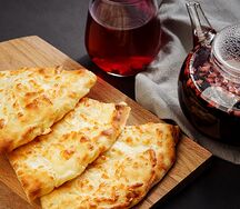 Сырная лепешка с двойным сыром