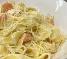 Паста с лососем и сливочным соусом