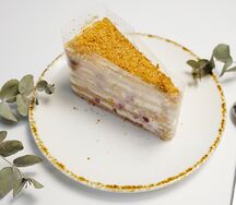 Торт Медовый с брусникой