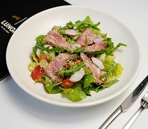 Салат с ростбифом