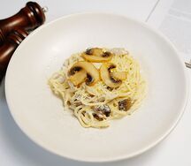 Паста с курицей и грибами