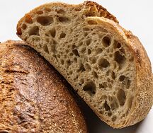 Серый цельнозерновой с проростками зеленой гречки и тувинским далганом