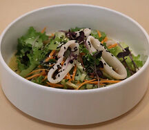 Салат азиатский с кальмаром