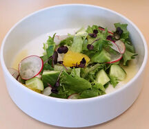 Салат с куриной грудкой и апельсином