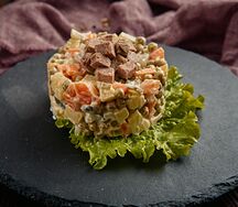 Оливье с говядиной