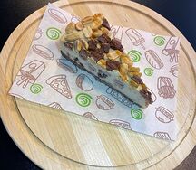 Чизкейк карамельный с орехами