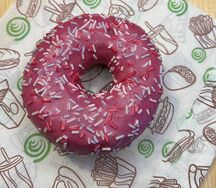 Пончик с лесными ягодами