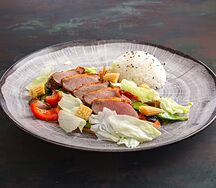 Утка с китайскими грибами, рисом и кукурузой