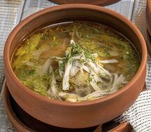 Куриный суп с домашней лапшой