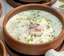 Холодный суп на основе мацони