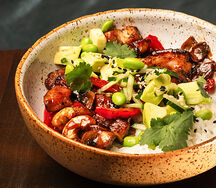 Индейка по-тайски с авокадо в устричном соусе