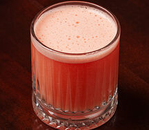 Свежевыжатый грейпфрутовый сок