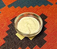 Мацун с чесноком