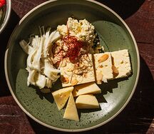 Ассорти соленых сыров