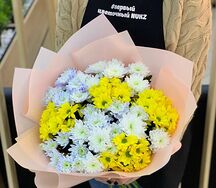 Букет из белых и желтых хризантем 21 шт