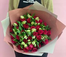 Букет из альстрамерий и роз