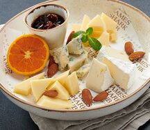 Сырная тарелка 120/50/30/10 г