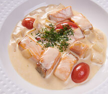 Семга в молочном соусе