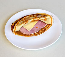 Блин с ветчиной и сыром